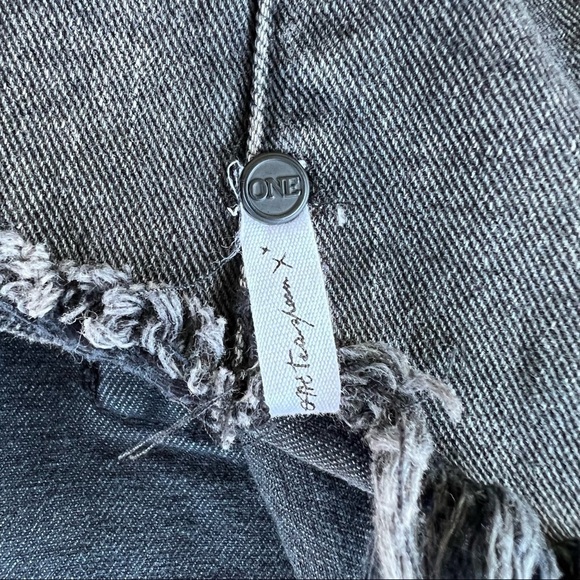 One Teaspoon Bonitas Distressed Denim Cut-Off Shorts Size 29 Frayed Button Fly - Picture 8 of 10